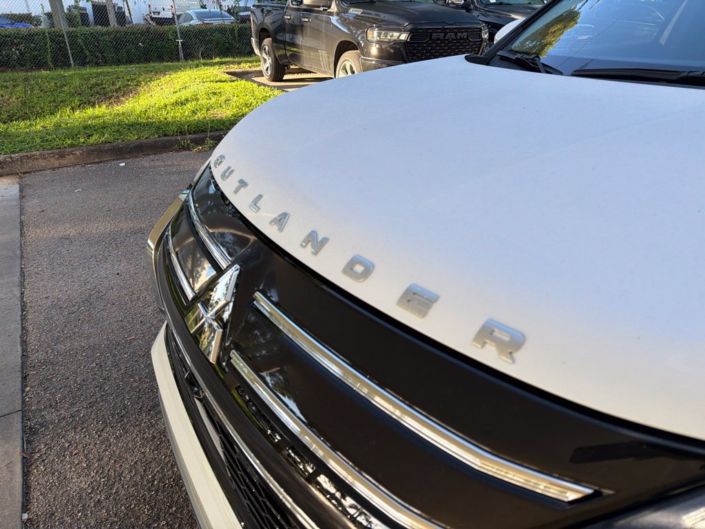 New 2026 Mitsubishi Outlander SE FWD image 14