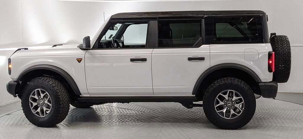 Certified 2025 Ford Bronco Badlands AWD/4WD image 5