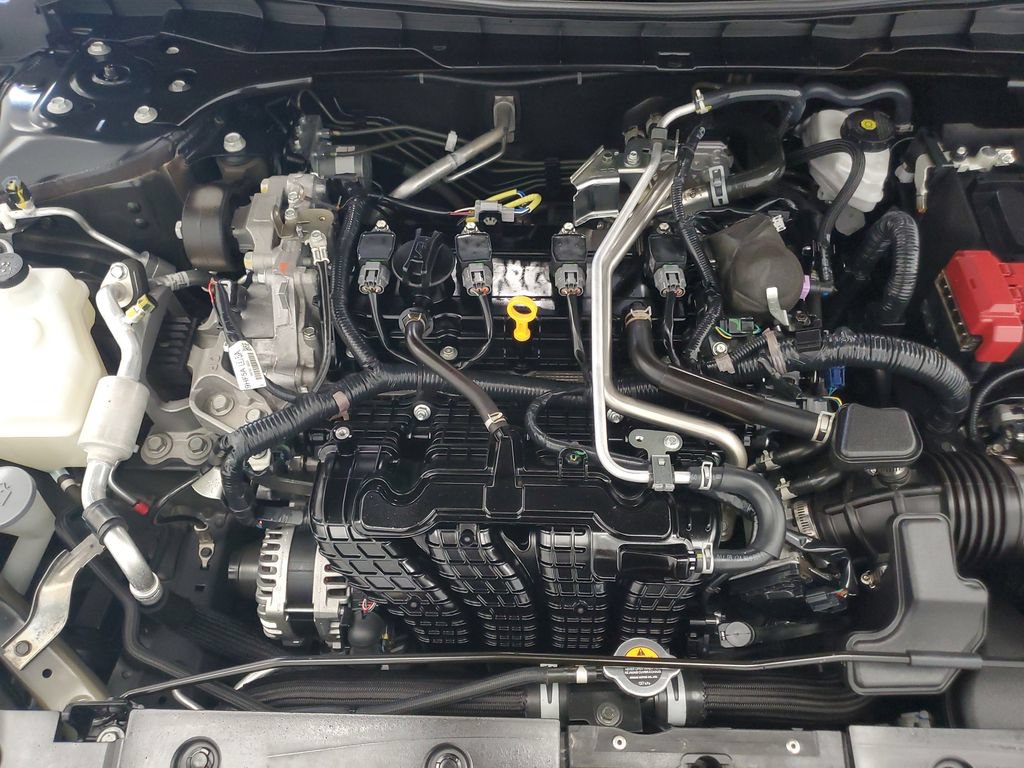 Used 2025 Nissan Altima 2.5 SV FWD image 9