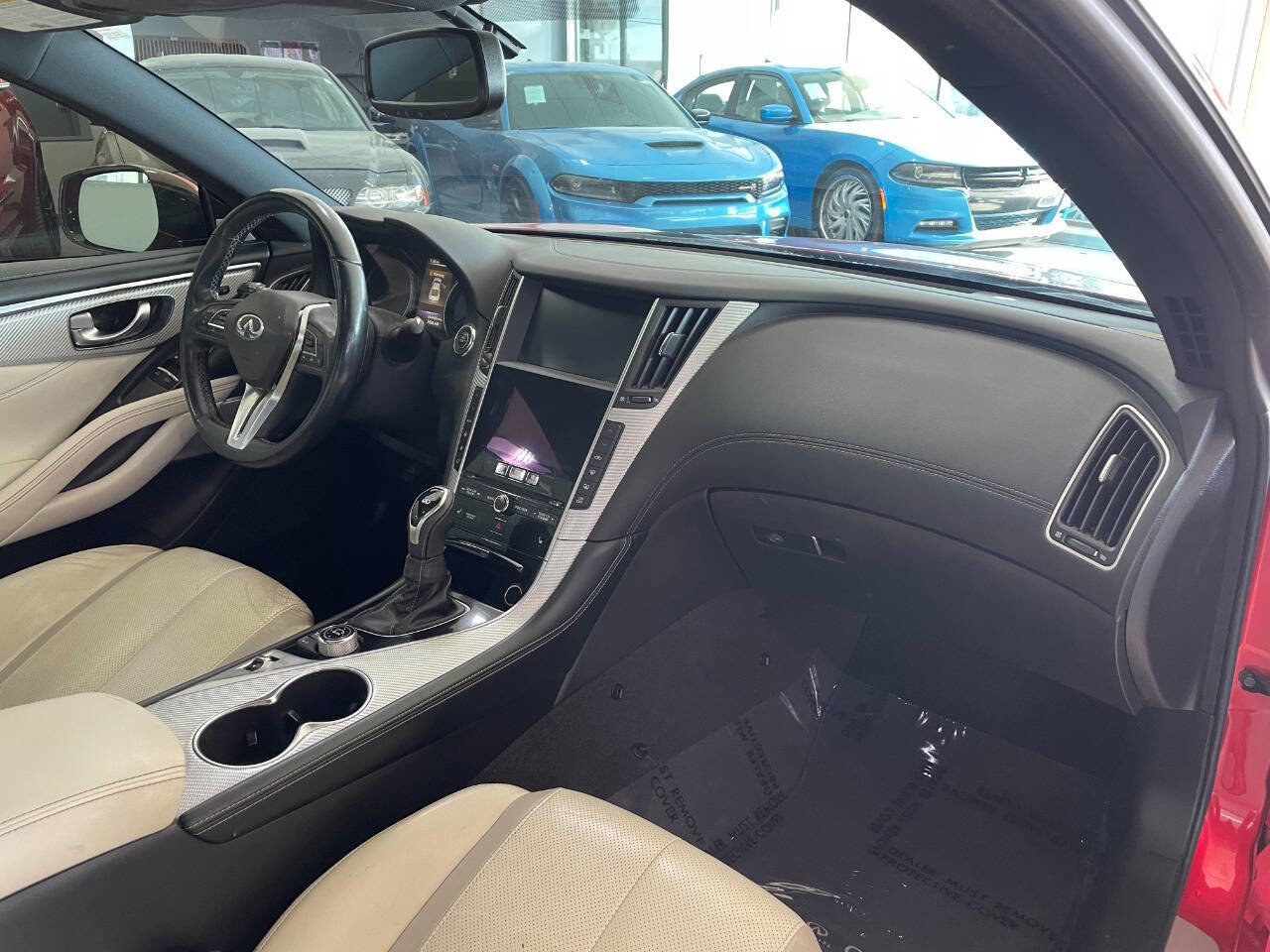 Used 2017 INFINITI Q60 Red Sport 400 image 24