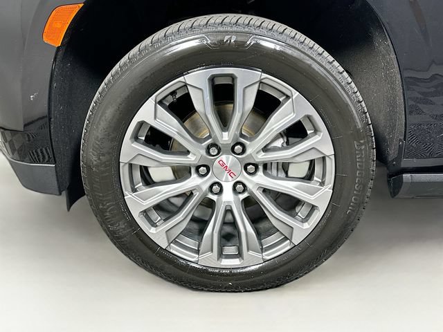 Used 2021 GMC Yukon Denali w/ Denali Premium Package AWD/4WD image 39