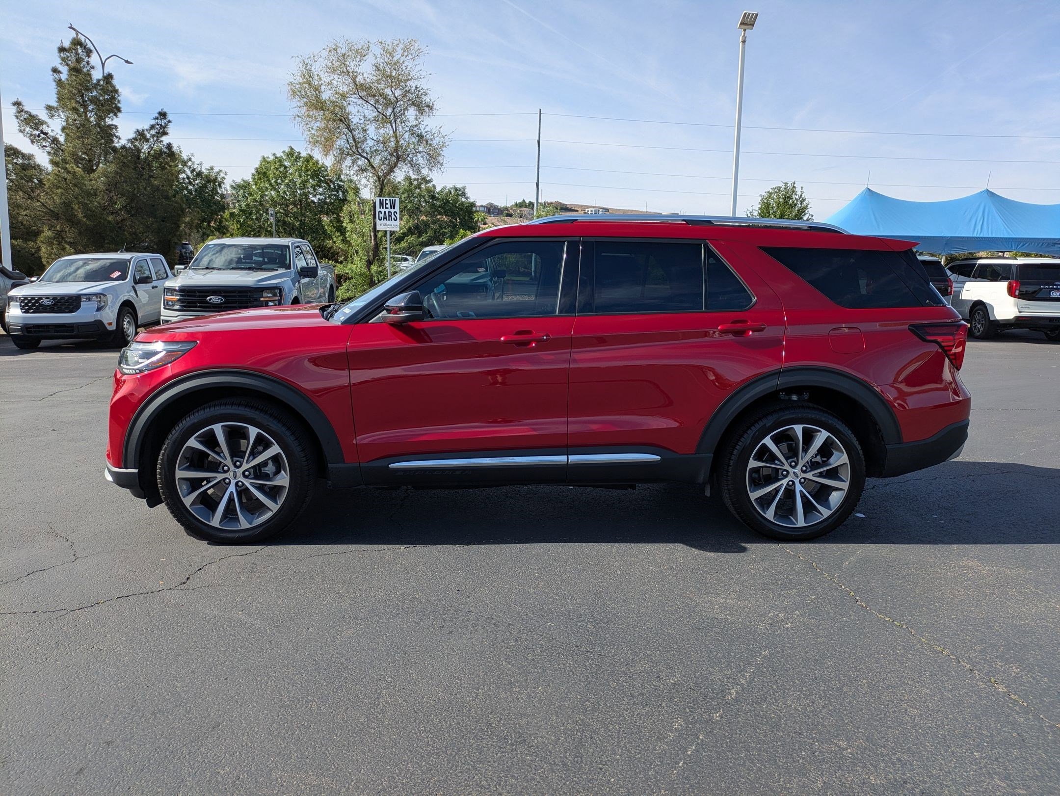 Certified 2025 Ford Explorer Platinum w/ Ultimate Package AWD/4WD image 9