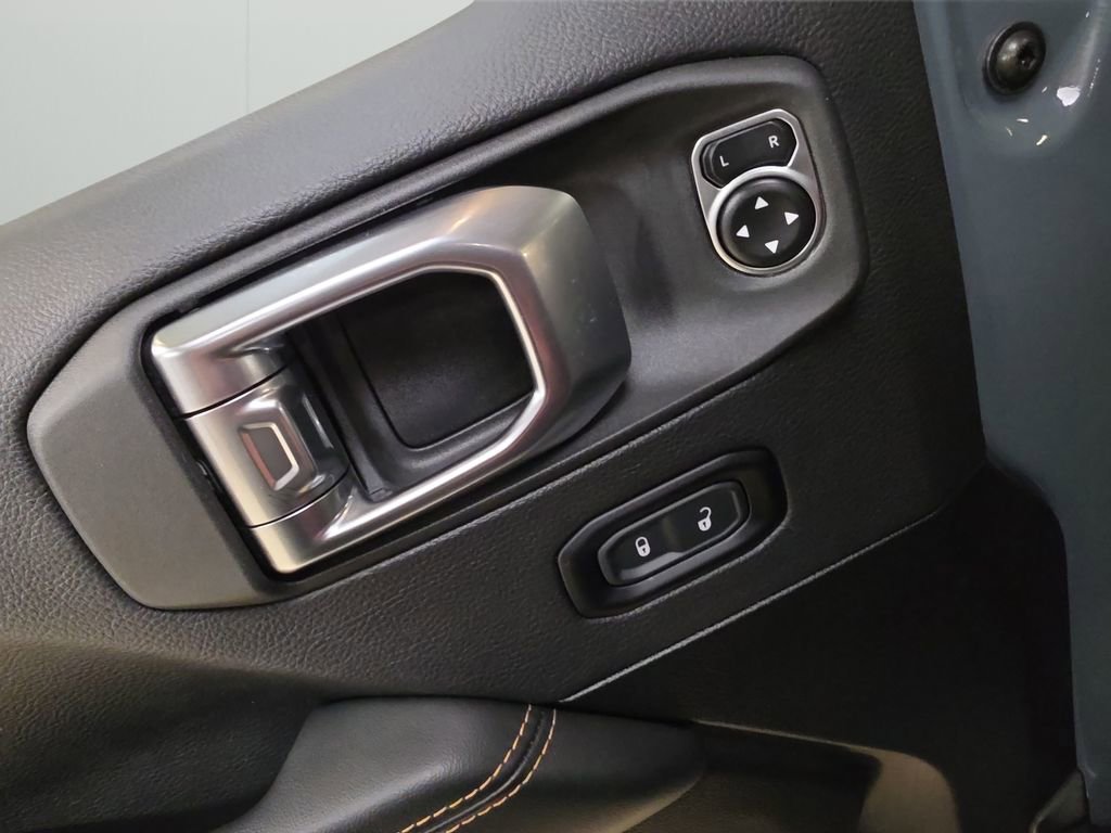 Certified 2025 Jeep Wrangler Unlimited Sahara image 15