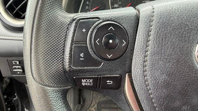 Used 2014 Toyota RAV4 XLE AWD/4WD image 15