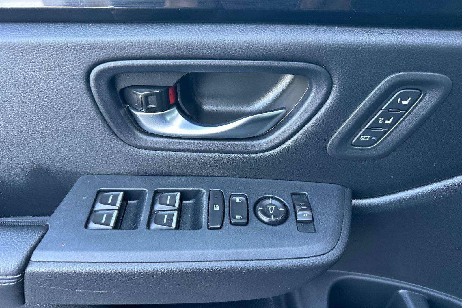 Certified 2025 Honda Pilot EX-L image 10