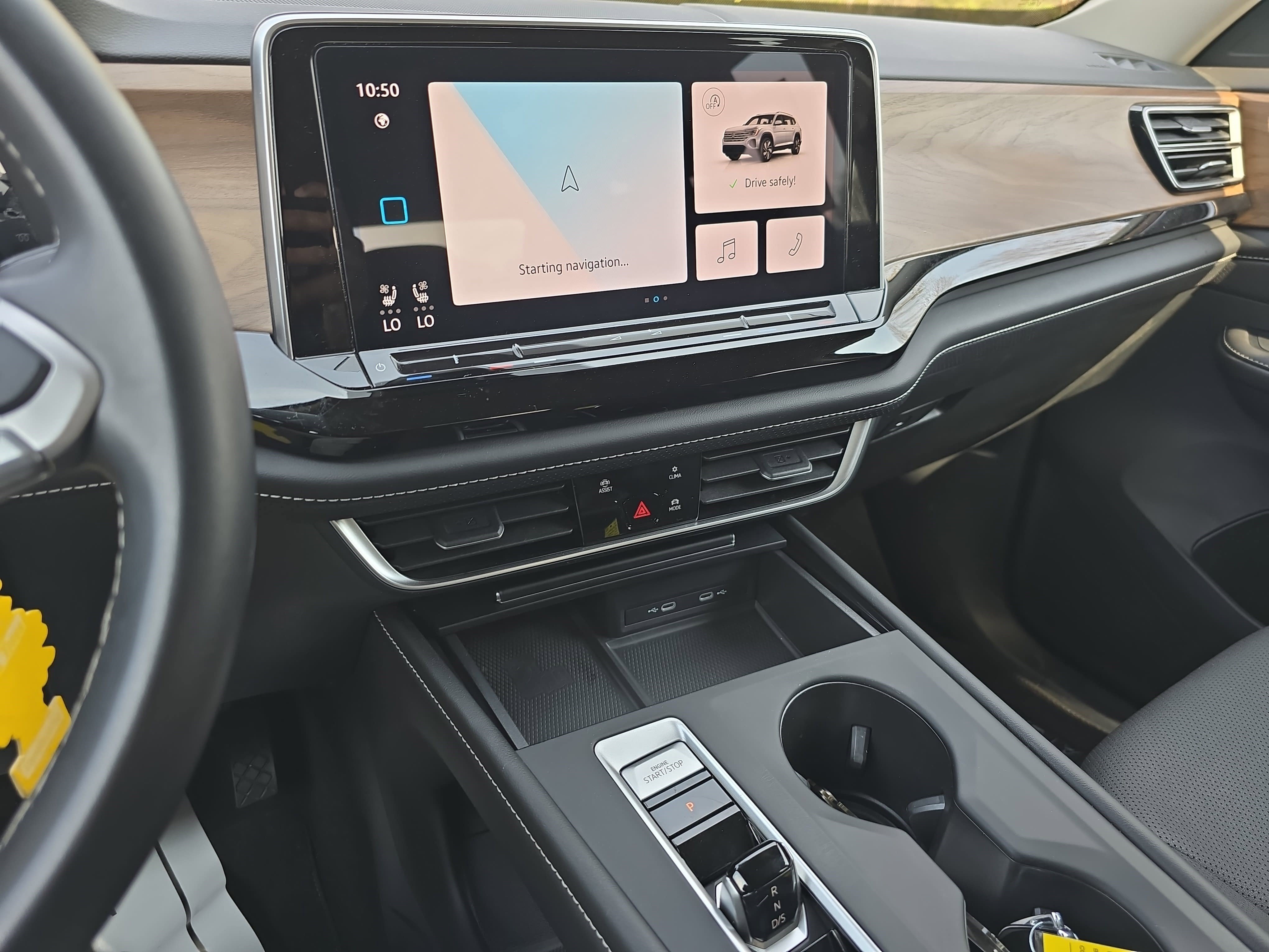 Used 2024 Volkswagen Atlas SE image 21