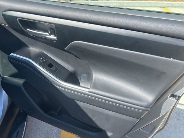 Used 2025 Toyota Highlander XLE image 17