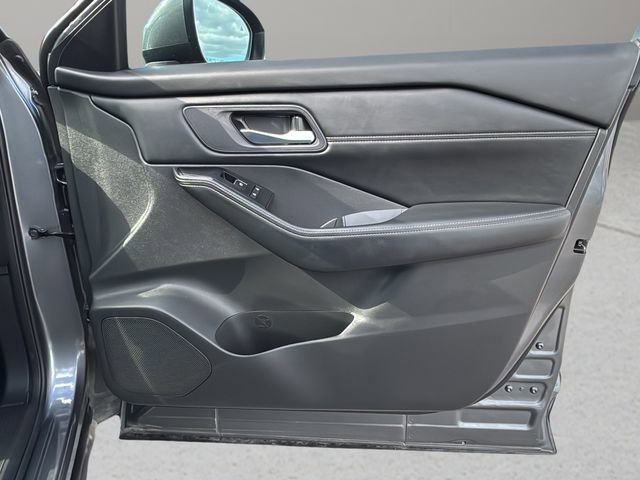 Used 2024 Nissan Rogue SL AWD/4WD image 10
