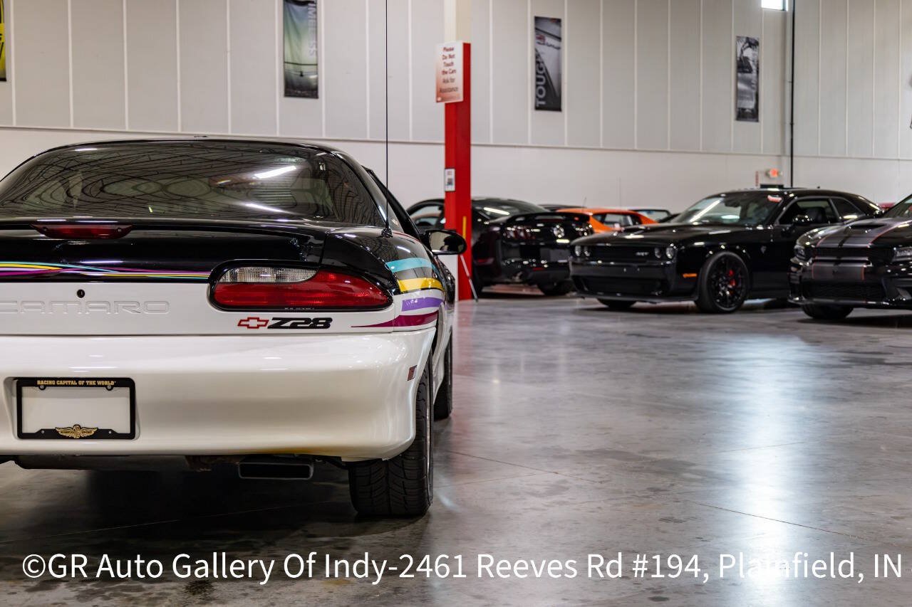 Used 1993 Chevrolet Camaro Z28 RWD image 28