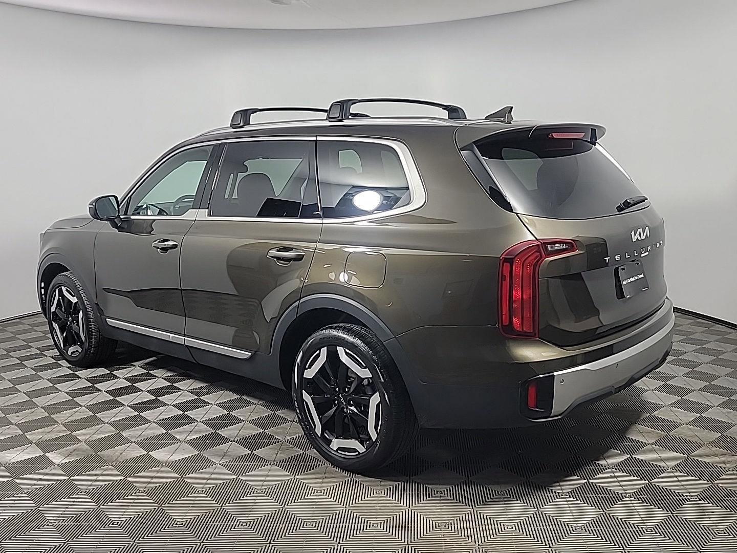 Used 2024 Kia Telluride S w/ S Sunroof Package image 10