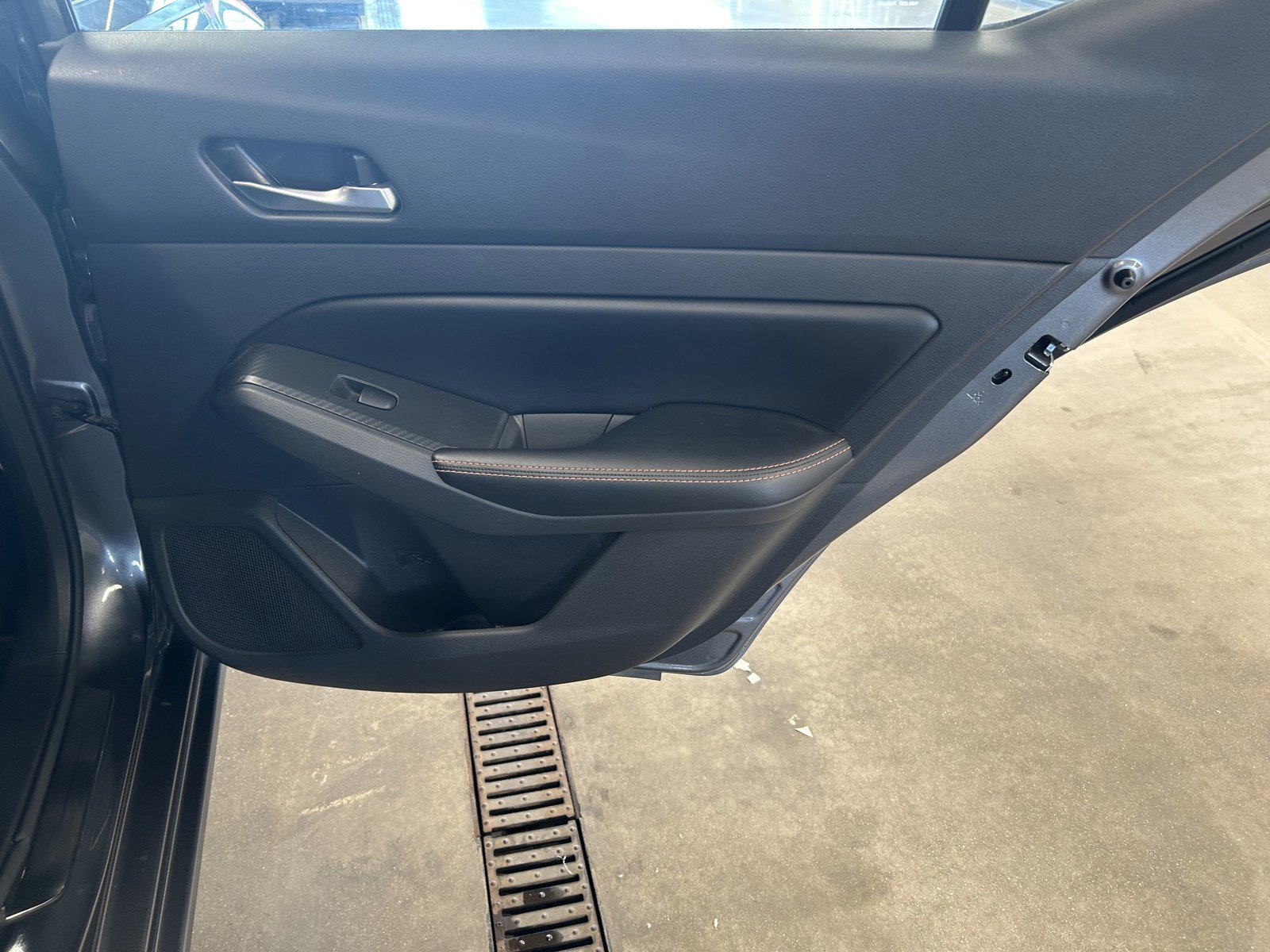 Used 2022 Nissan Altima 2.5 SR w/ Midnight Edition Package image 16