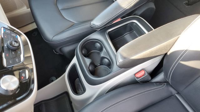 Certified 2024 Chrysler Pacifica Touring-L image 19