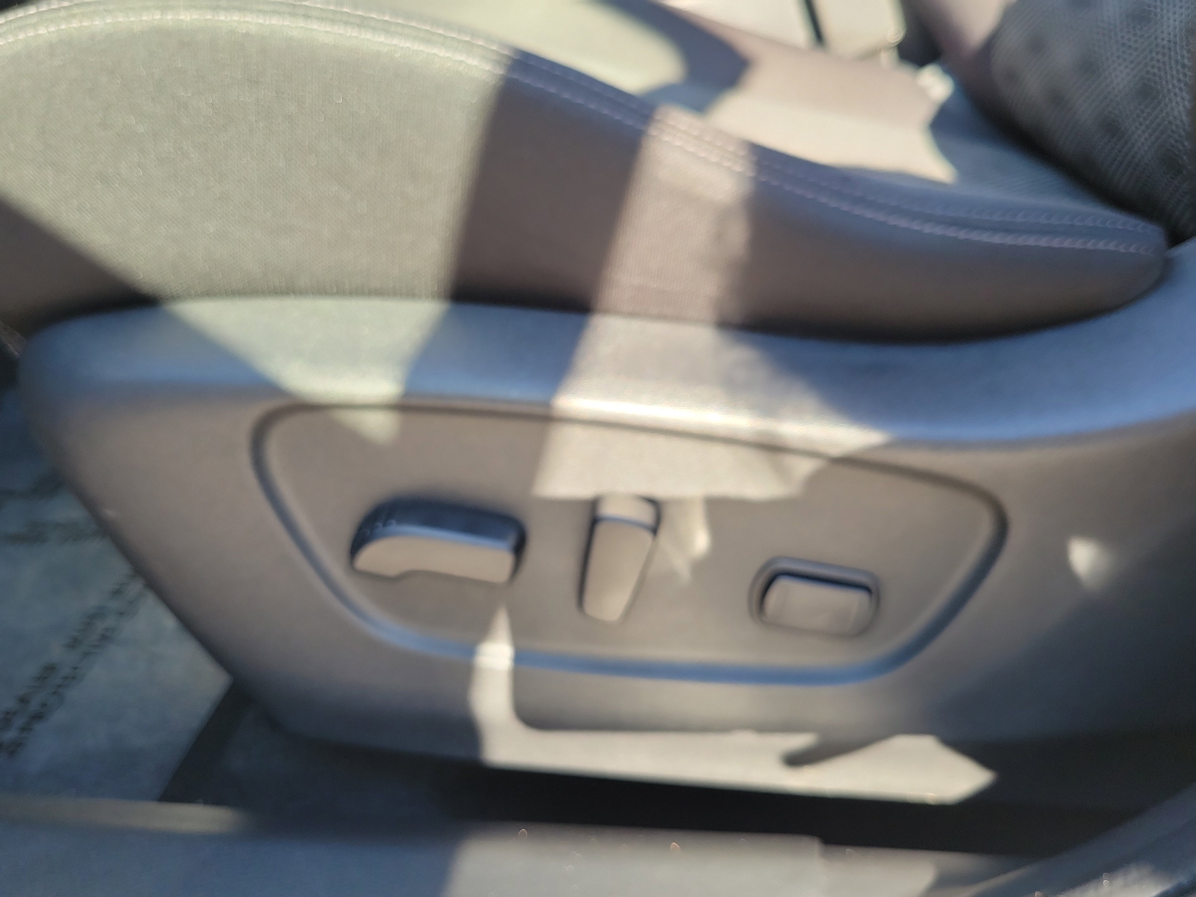 Used 2020 Nissan Rogue Sport SV image 12