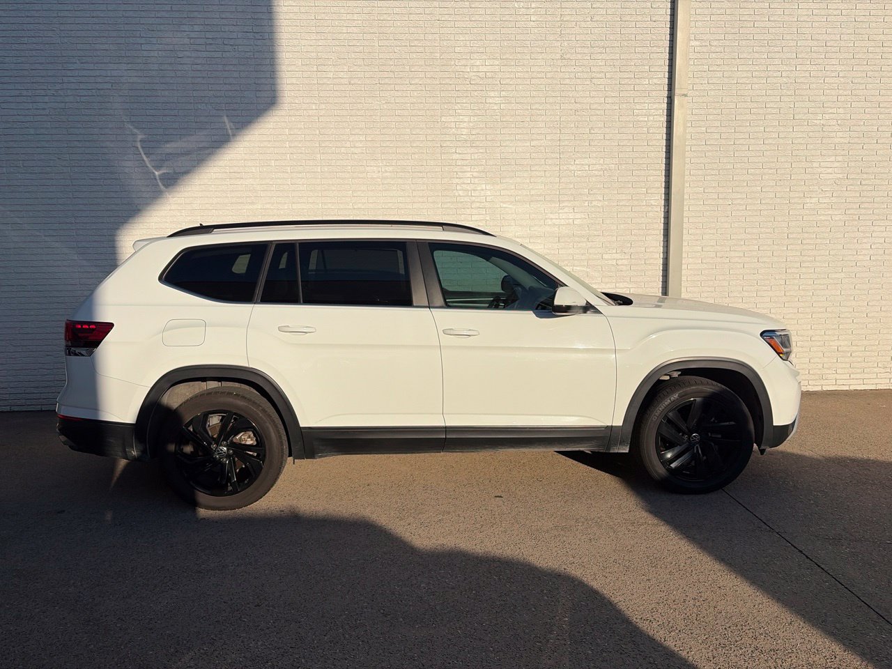 Used 2022 Volkswagen Atlas SE FWD image 2