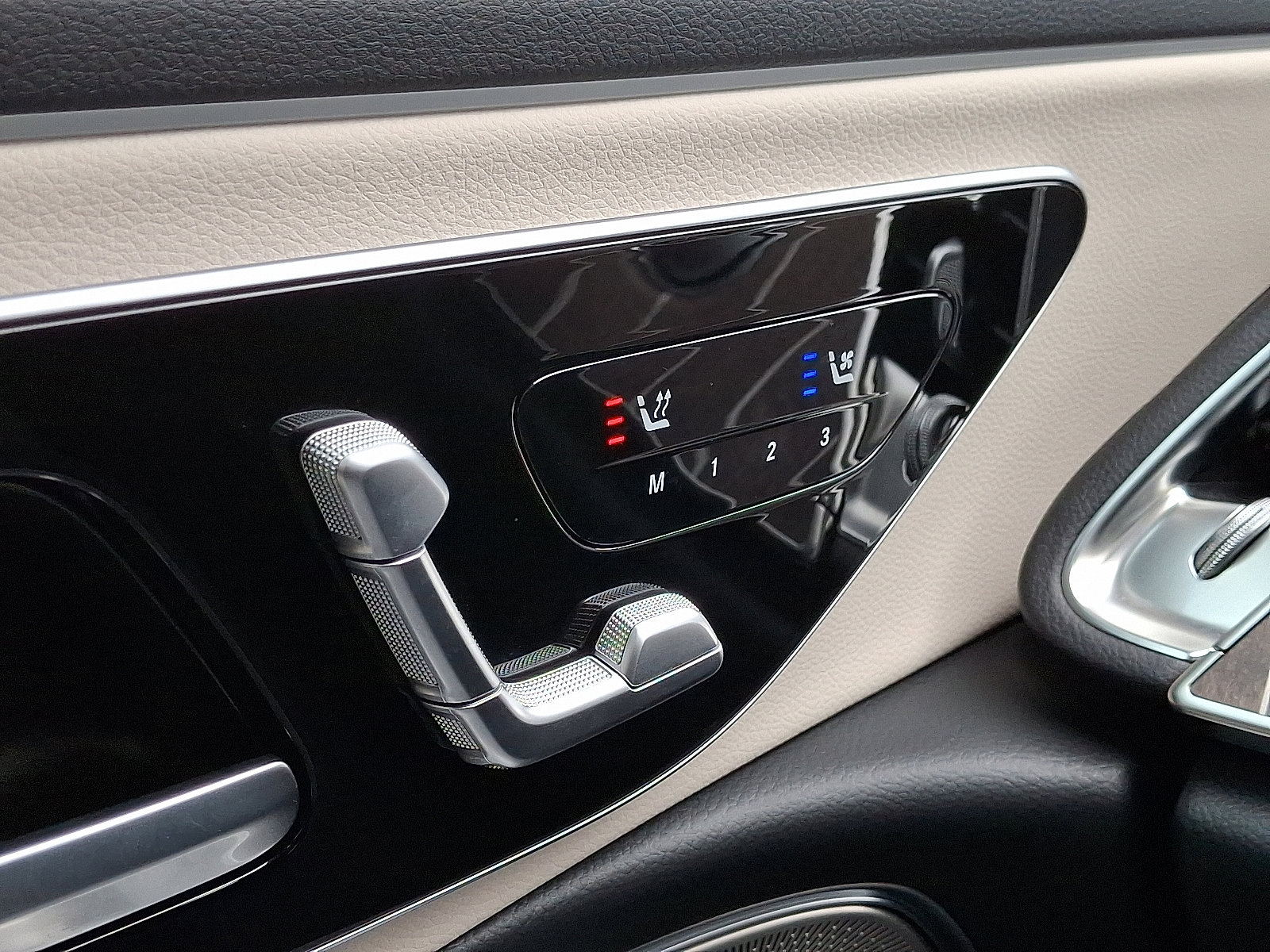 Certified 2025 Mercedes-Benz E 350 4MATIC Sedan image 25