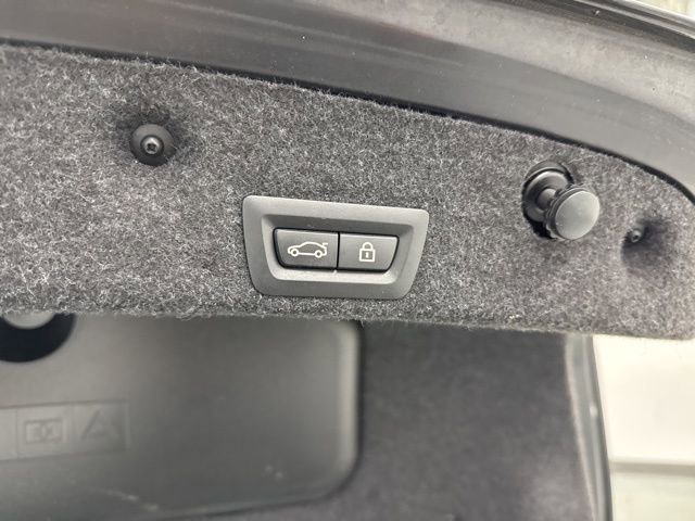 Used 2011 BMW 528i Sedan image 11