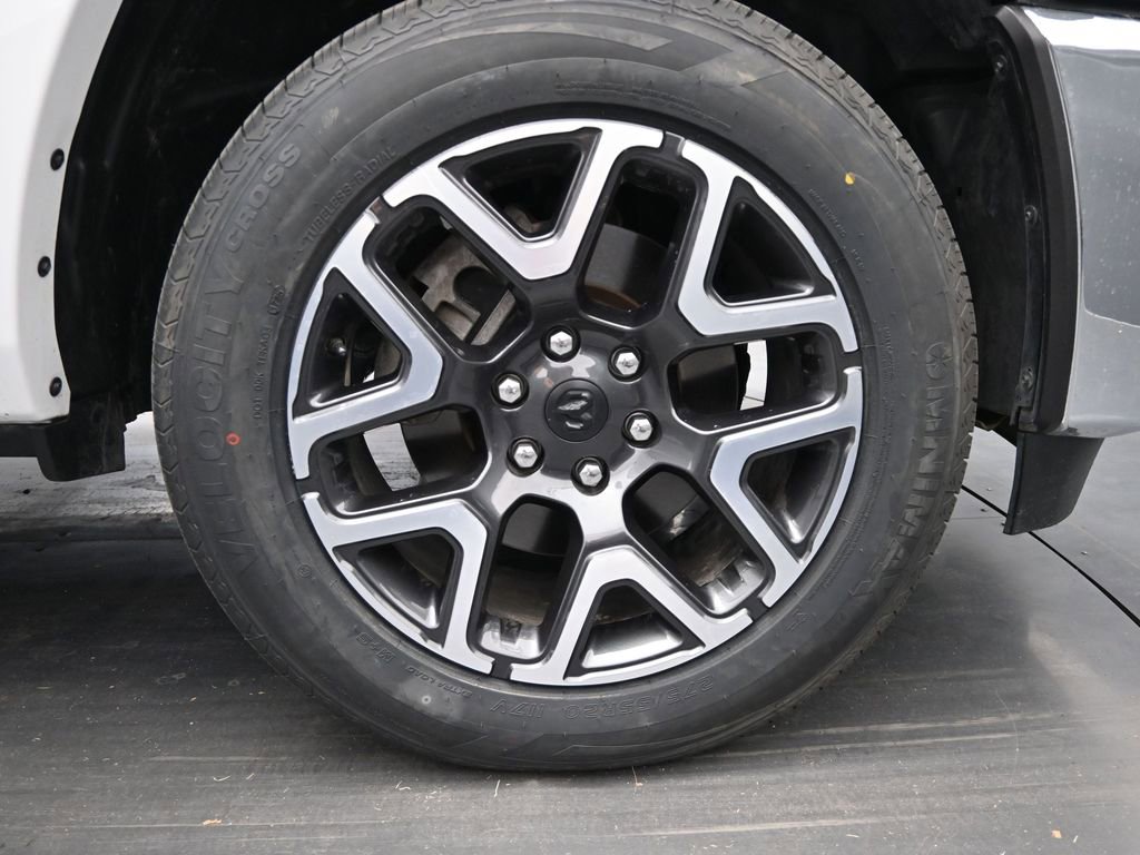 Used 2025 RAM 1500 Laramie AWD/4WD image 14