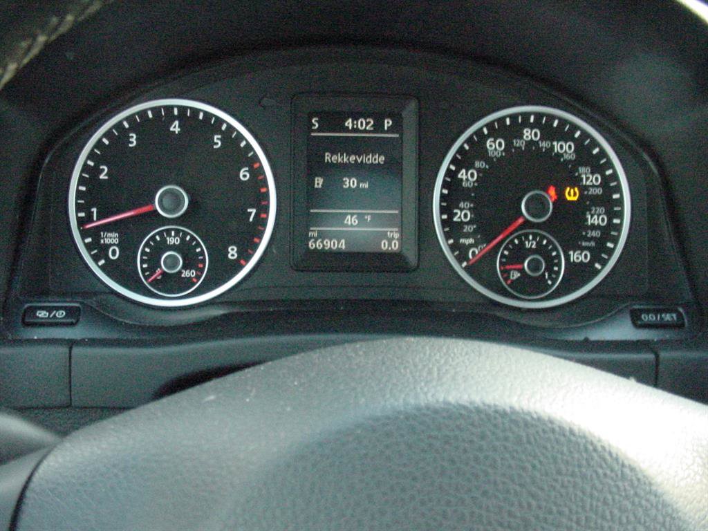 Used 2017 Volkswagen Tiguan Sport image 24