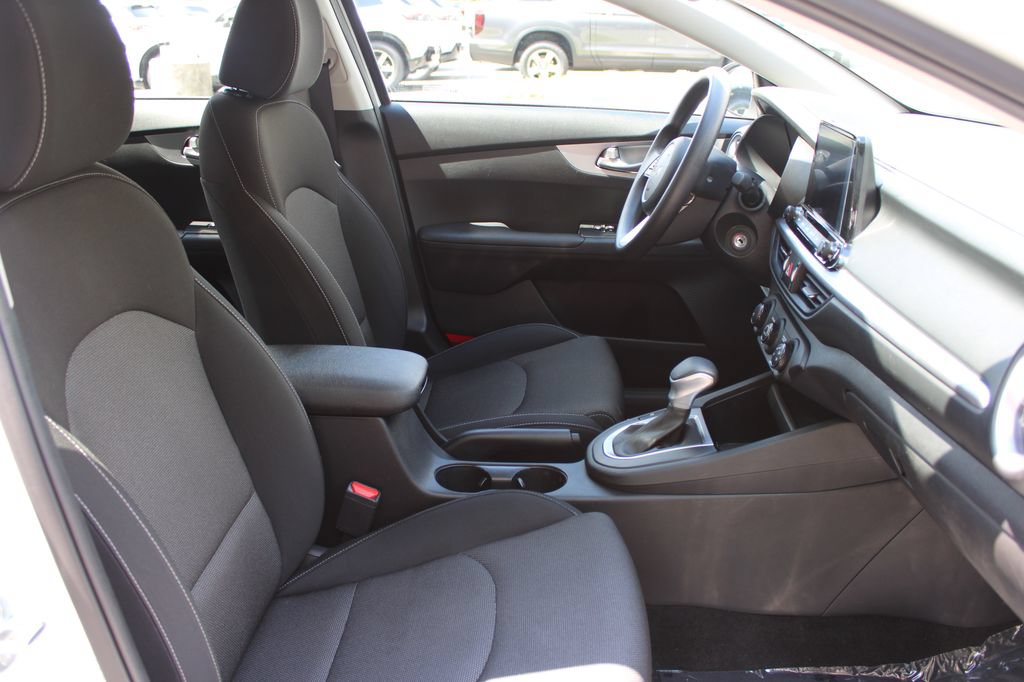 Used 2023 Kia Forte LXS FWD image 13