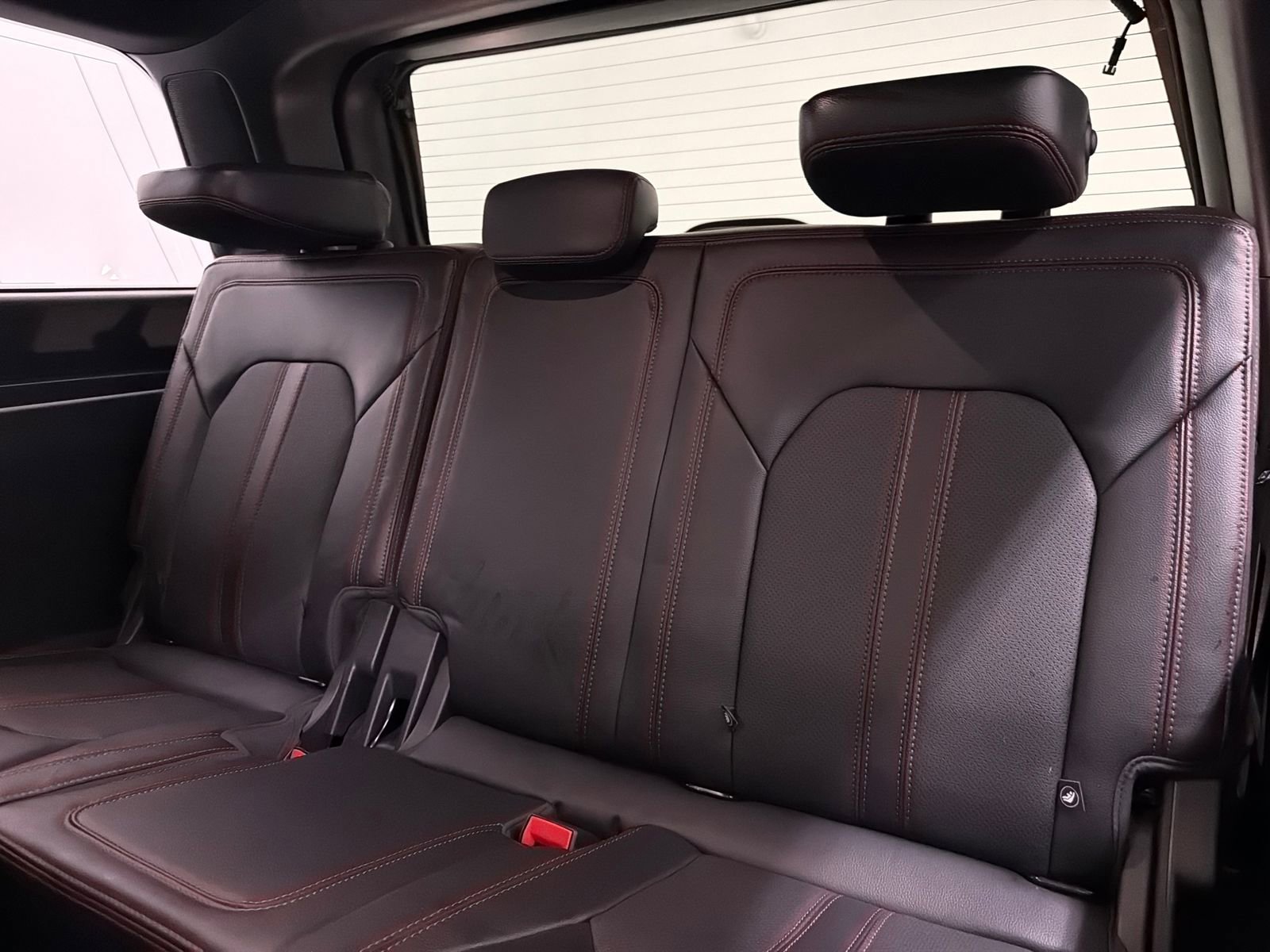 Used 2023 Ford Expedition Limited image 19