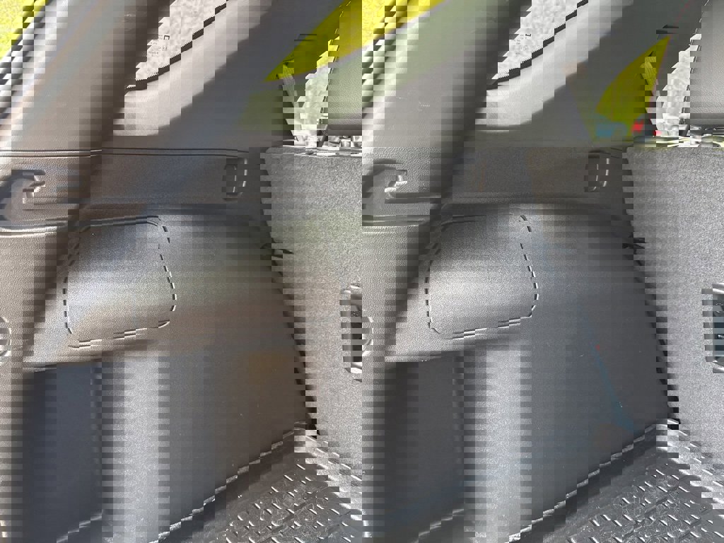 Used 2022 Chevrolet Equinox RS w/ Infotainment Package image 10