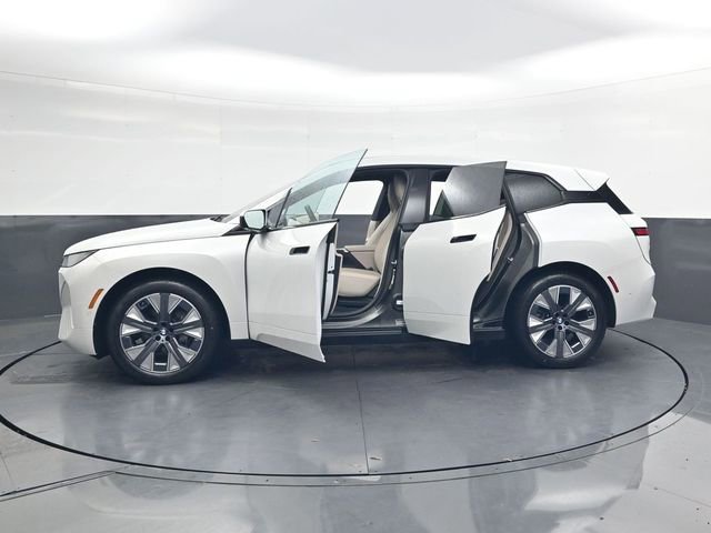 New 2026 BMW iX xDrive60 image 37