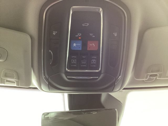 Used 2022 Jeep Grand Cherokee L Limited w/ Luxury Tech Group II AWD/4WD image 22