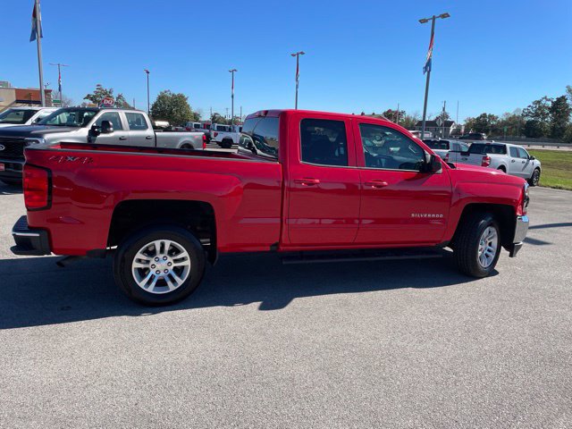 Used 2018 Chevrolet Silverado 1500 LT w/ All Star Edition AWD/4WD image 15