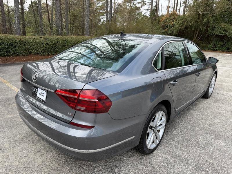Used 2017 Volkswagen Passat 1.8T SE FWD image 11