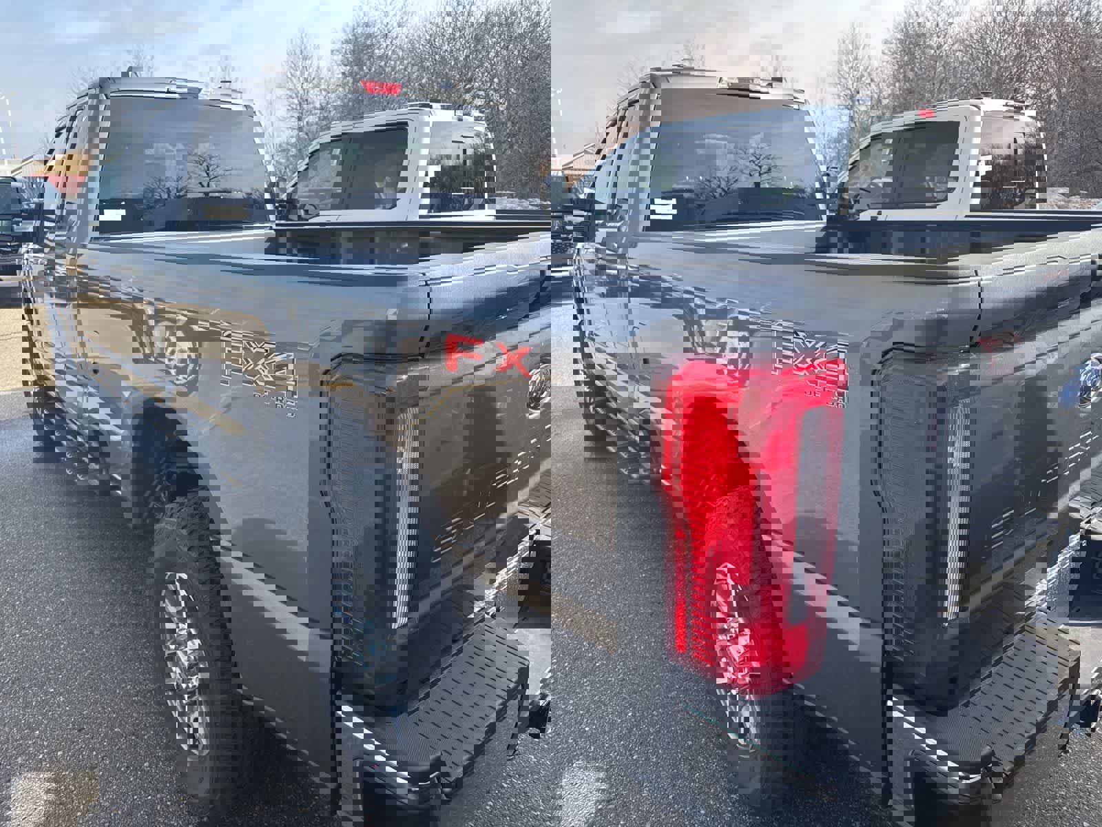 New 2025 Ford F250 XLT w/ FX4 Off-Road Package image 24