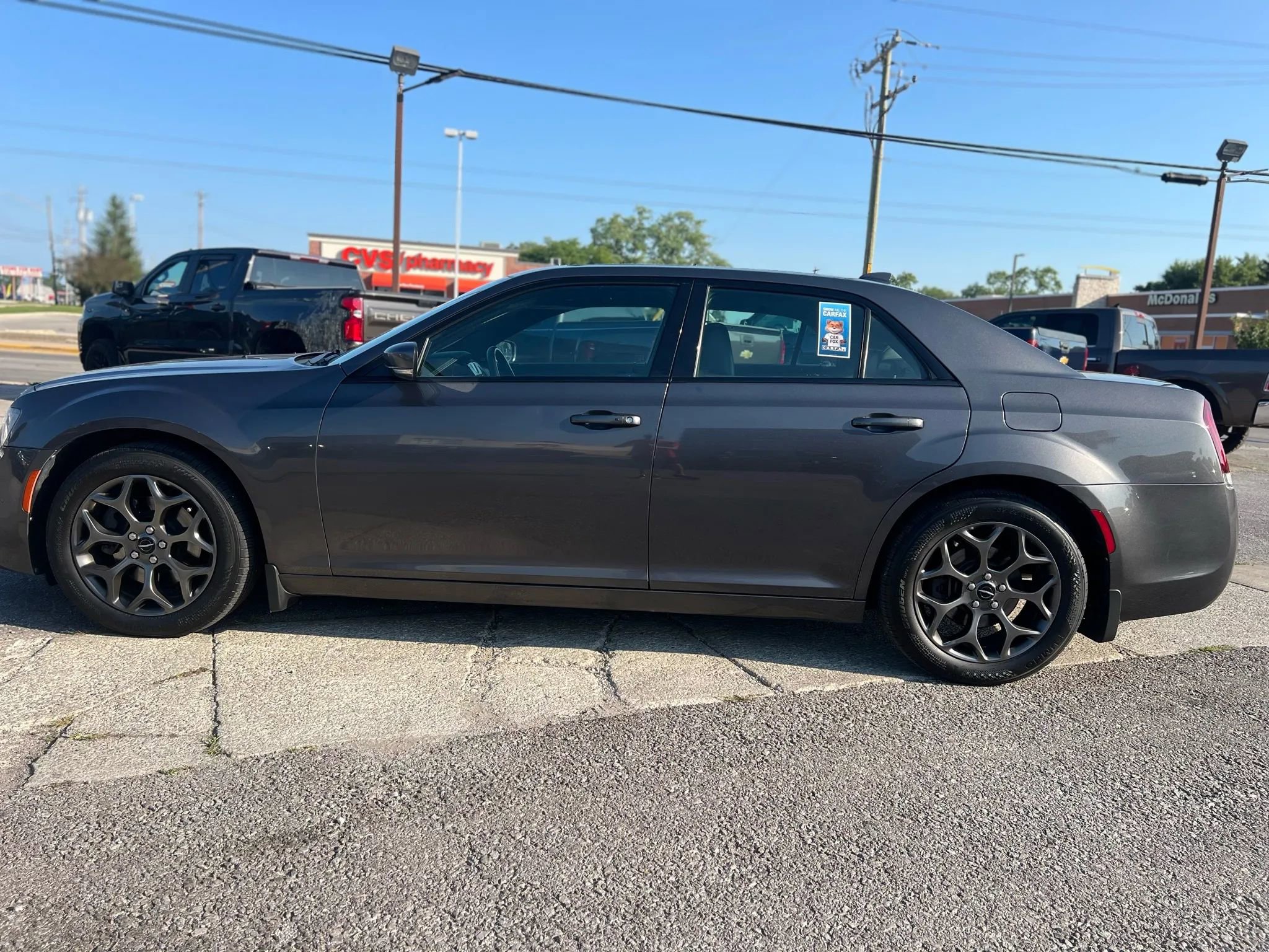 Used 2018 Chrysler 300 S w/ 300S Premium Group image 9