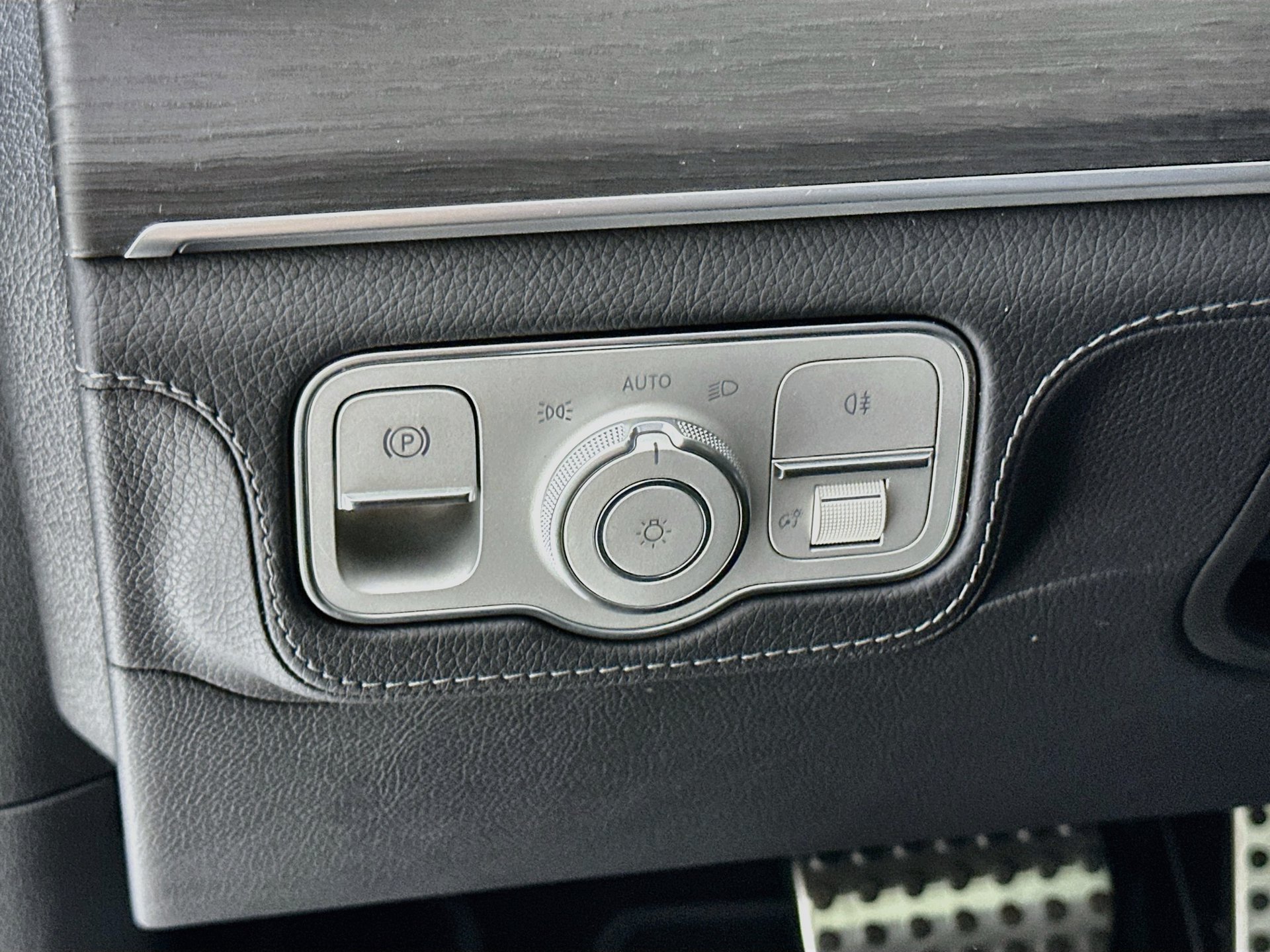New 2026 Mercedes-Benz GLS 580 4MATIC image 11