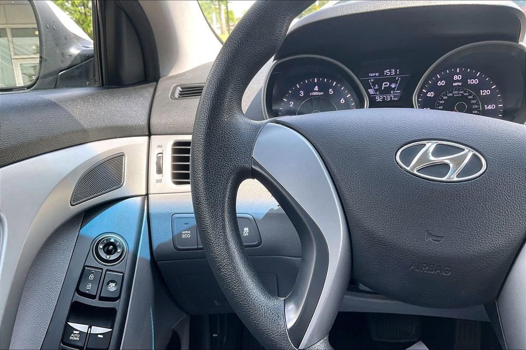 Used 2015 Hyundai Elantra SE FWD image 21