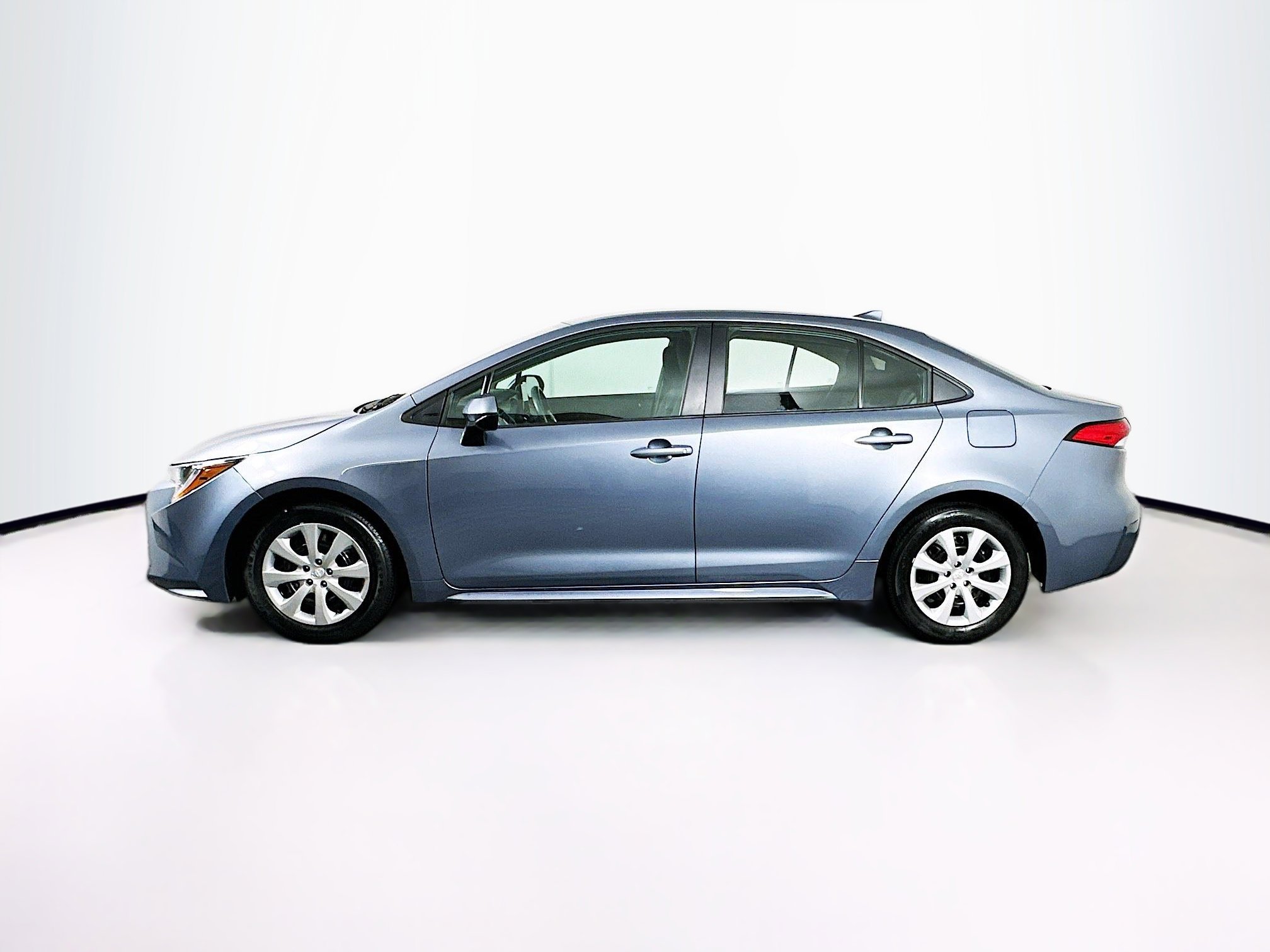 Used 2025 Toyota Corolla LE image 4