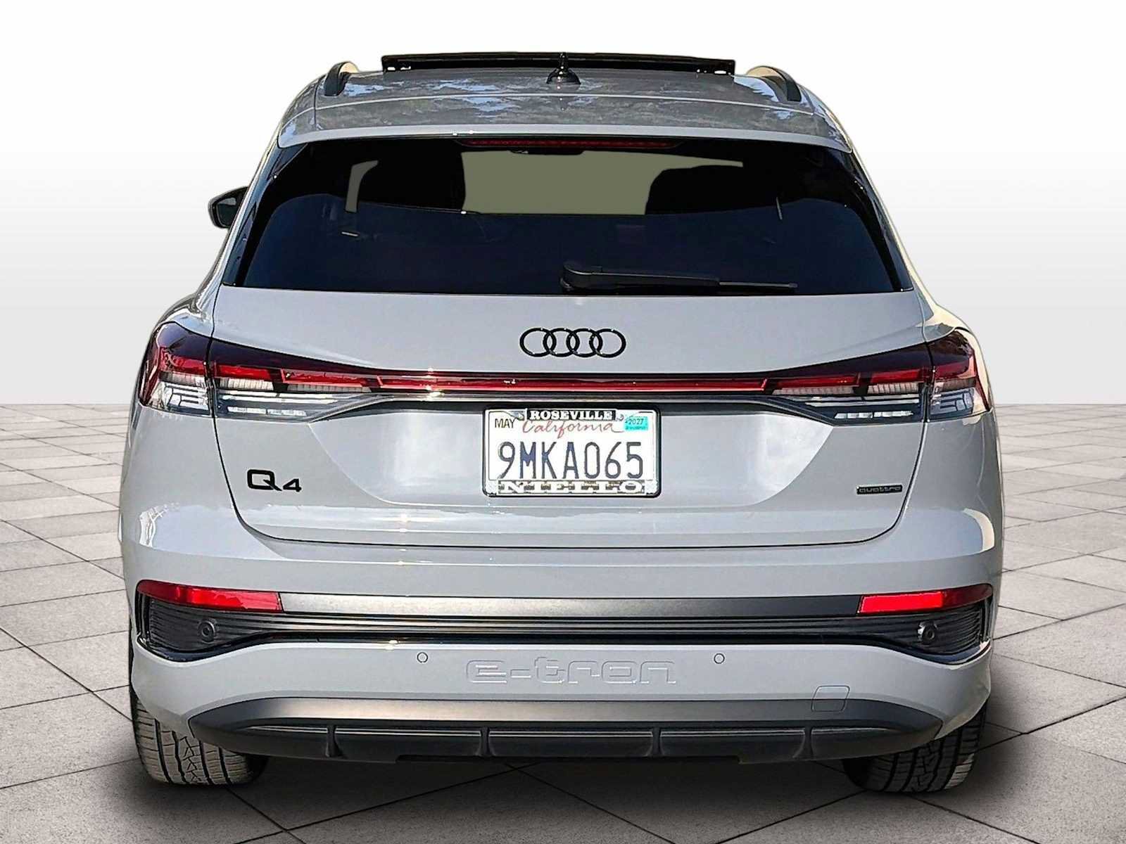 Used 2024 Audi Q4 e-tron Premium Plus w/ Premium Plus AWD/4WD image 8