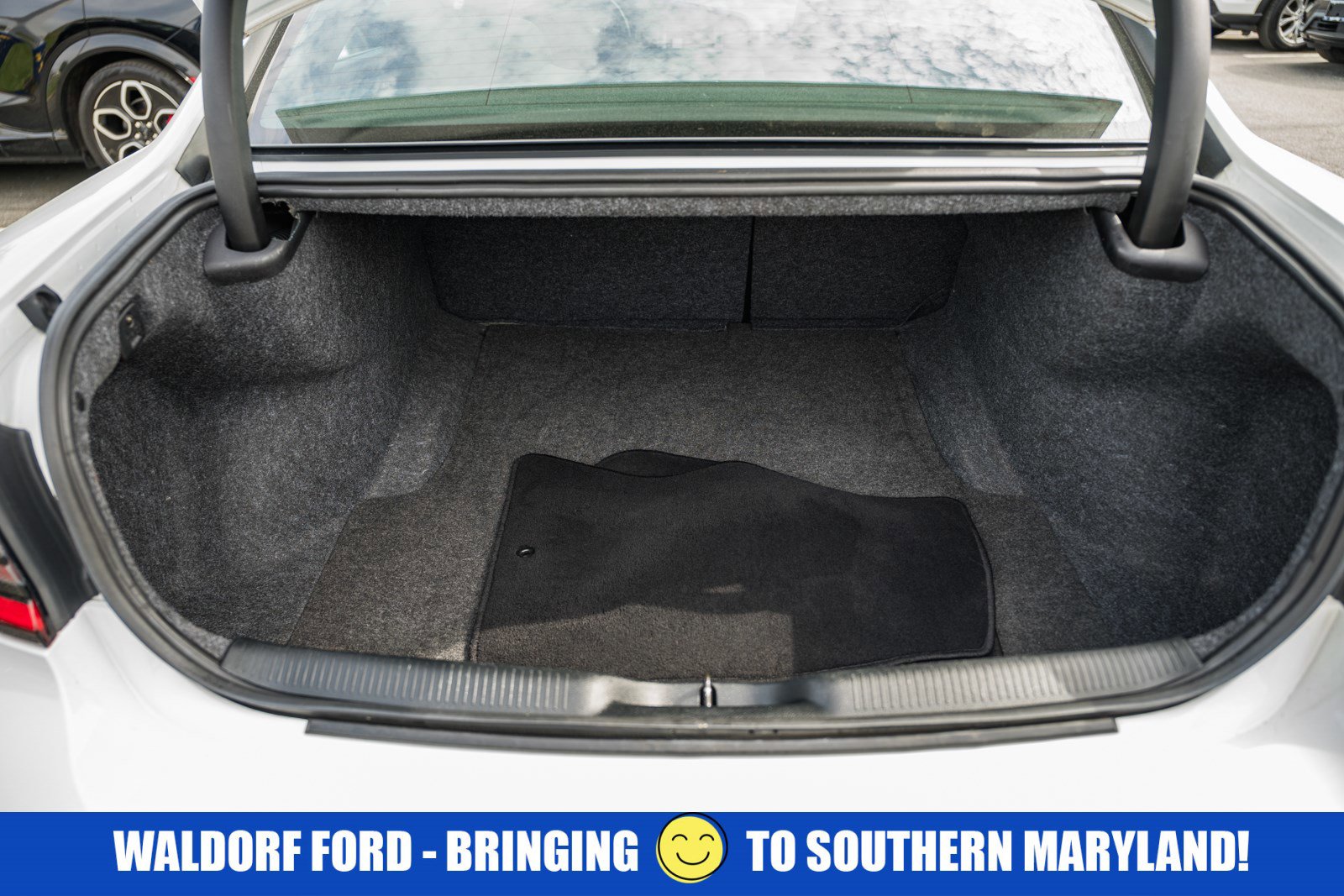 Used 2023 Dodge Charger SXT image 8