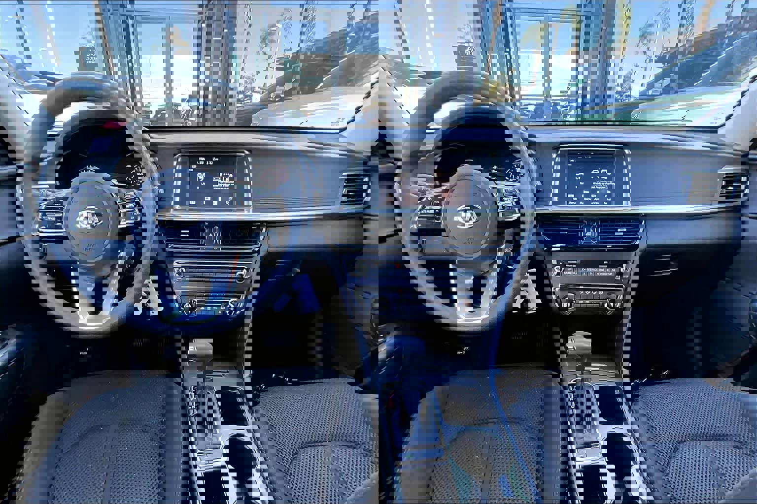 Used 2020 Kia Optima LX image 14