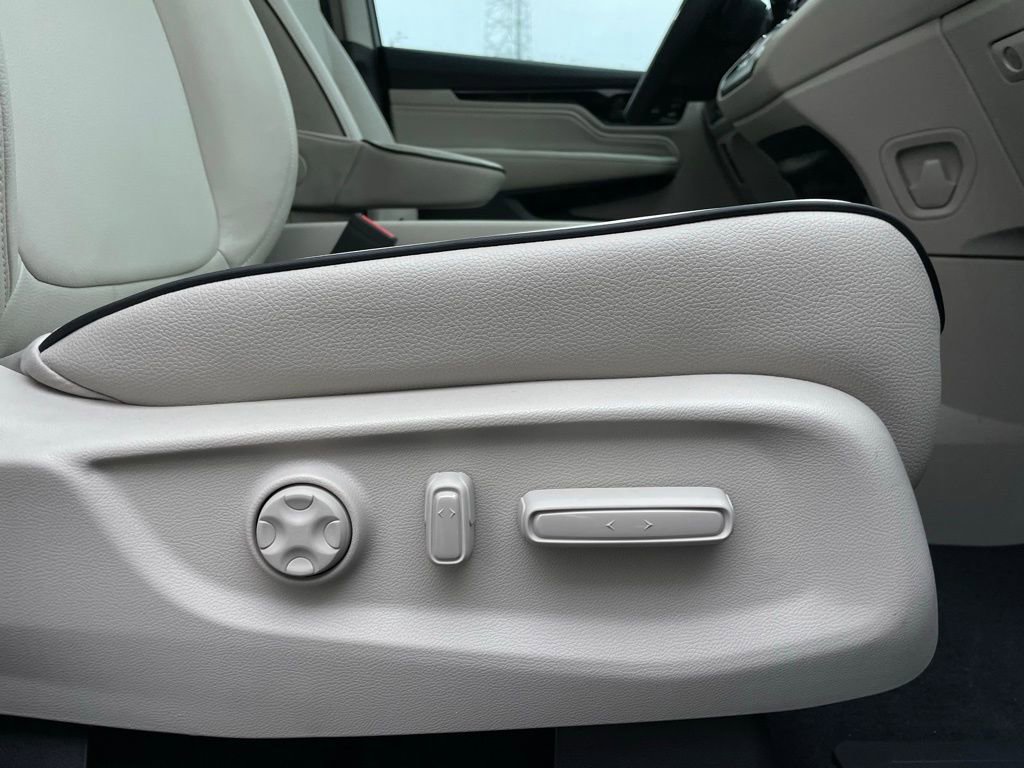 New 2026 Honda Odyssey Touring image 31