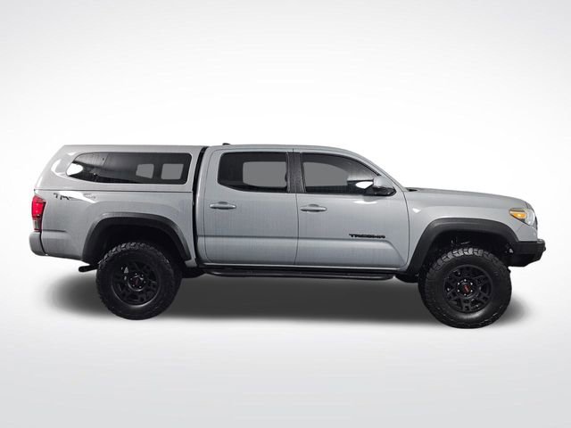 Used 2018 Toyota Tacoma TRD Off-Road w/ Technology Package image 8