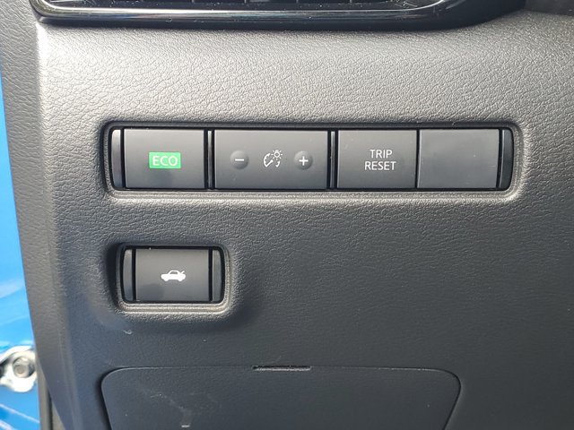 Certified 2025 Nissan Sentra SR FWD image 7