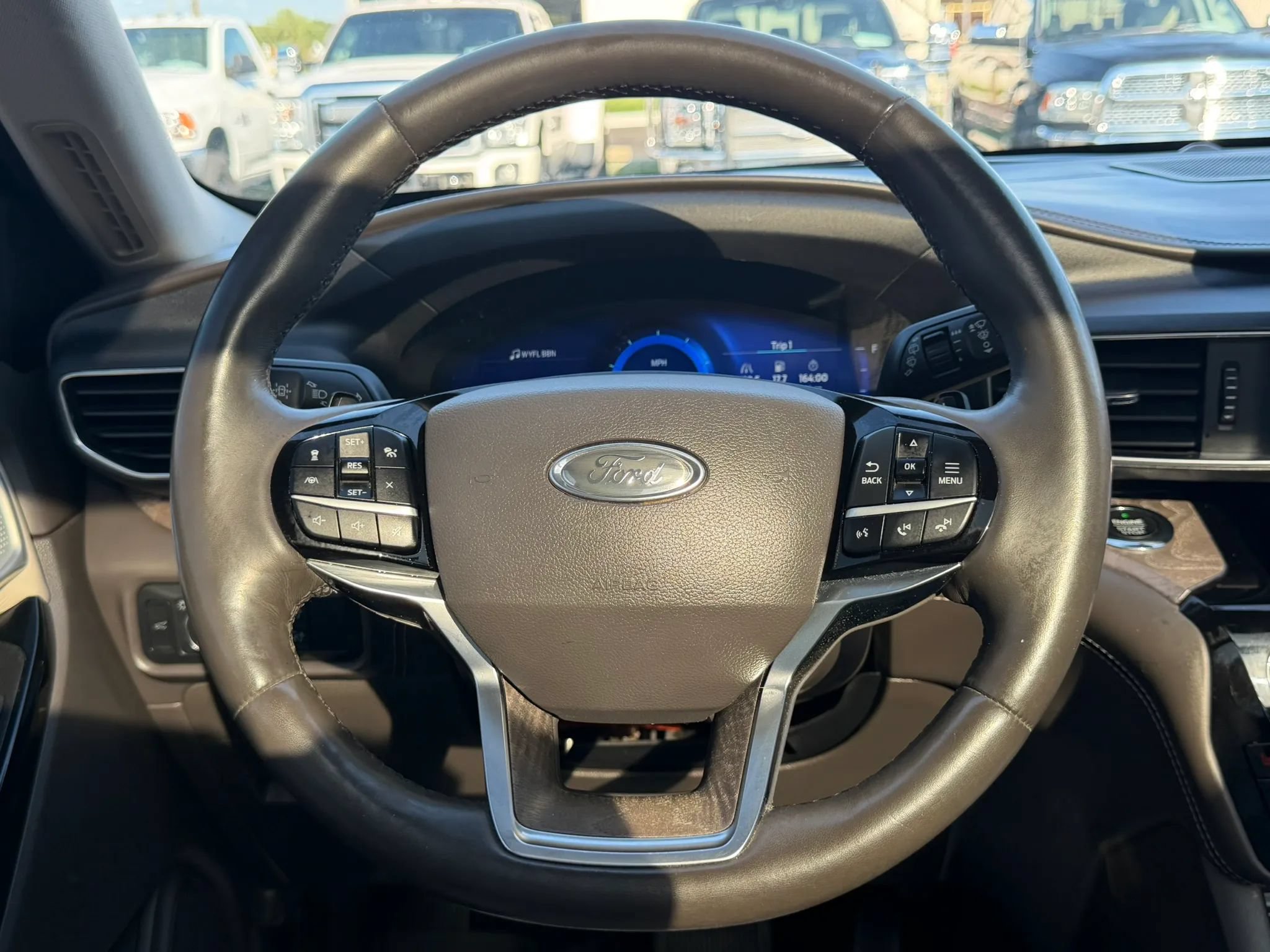Used 2021 Ford Explorer Platinum w/ Equipment Group 601A AWD/4WD image 31