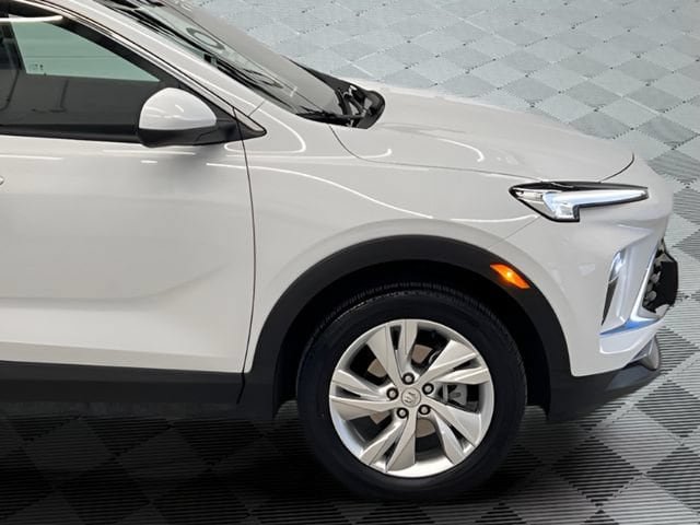 Certified 2025 Buick Encore GX Preferred AWD/4WD image 4