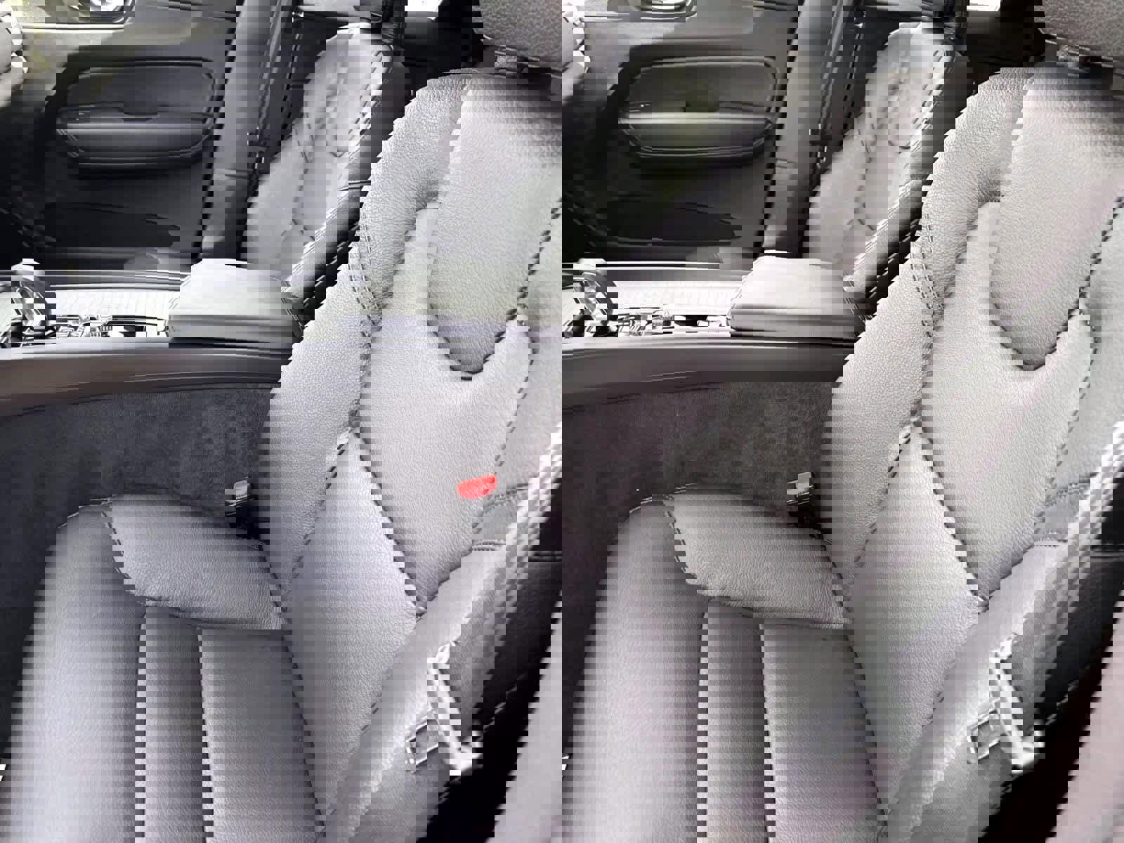 Used 2025 Volvo XC60 B5 Plus image 15