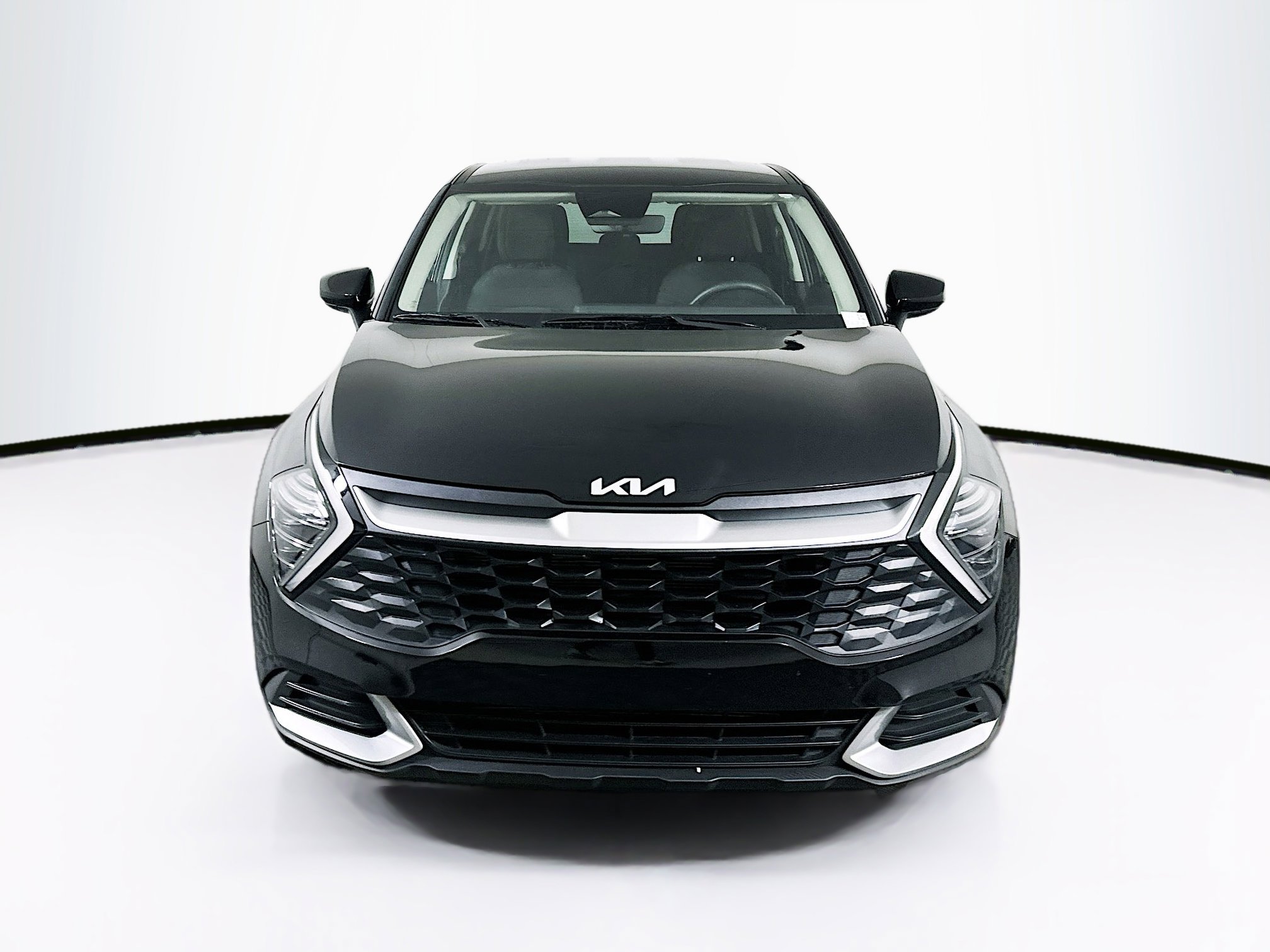 Used 2025 Kia Sportage LX image 2