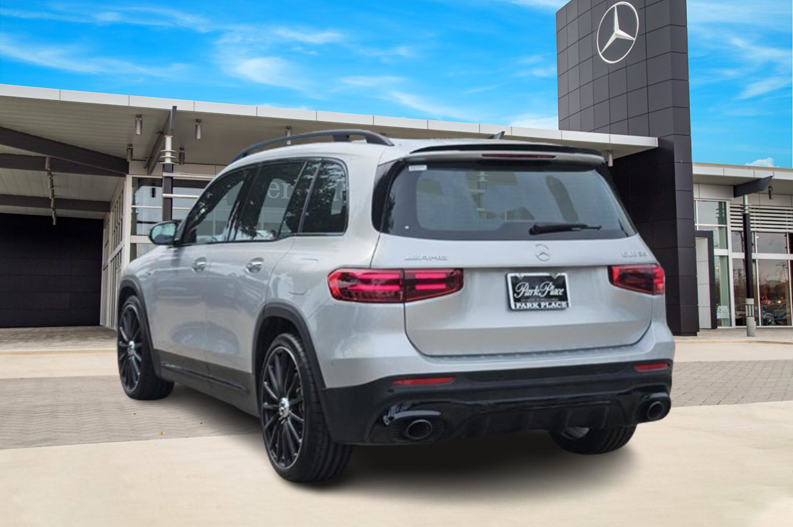 Certified 2024 Mercedes-Benz GLB 35 AMG 4MATIC image 4