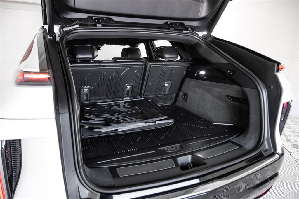 Used 2024 Cadillac Lyriq Luxury image 53