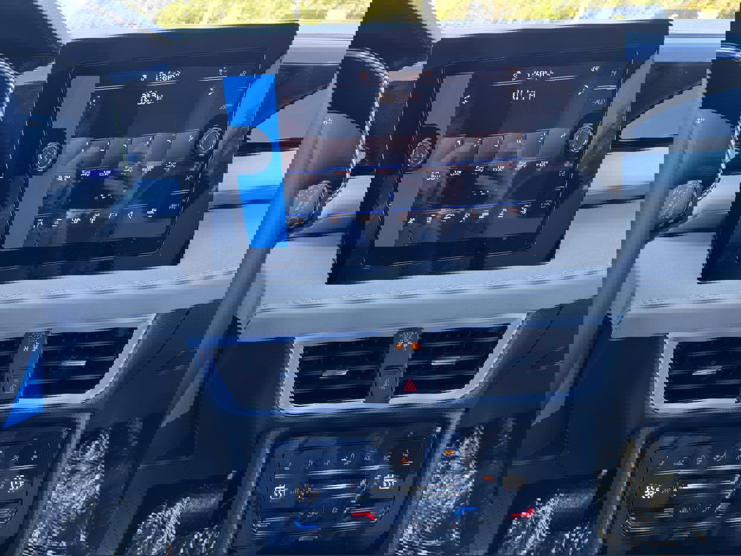 New 2025 Volkswagen Taos SE image 19