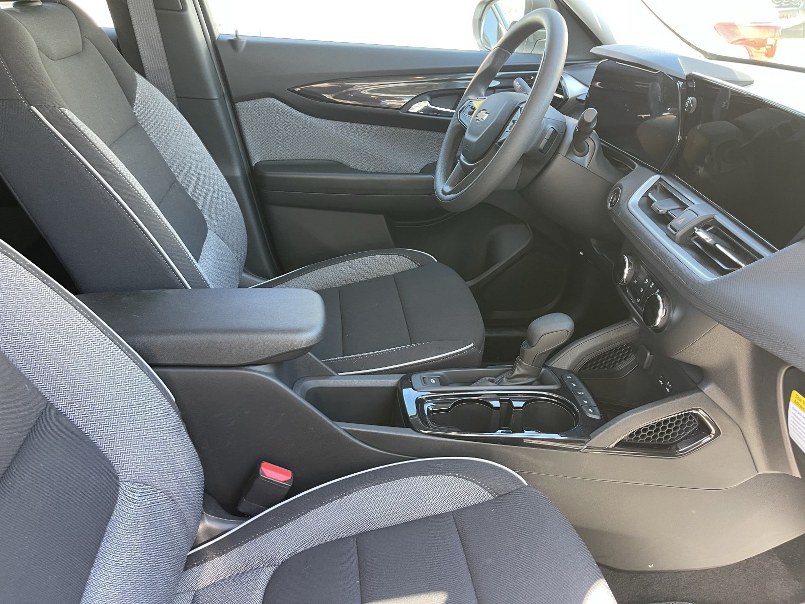 Used 2026 Chevrolet TrailBlazer LS w/ LS Convenience Package FWD image 6