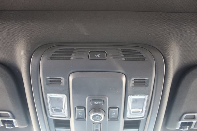 Used 2025 GMC Yukon Denali w/ Denali Reserve Package AWD/4WD image 37