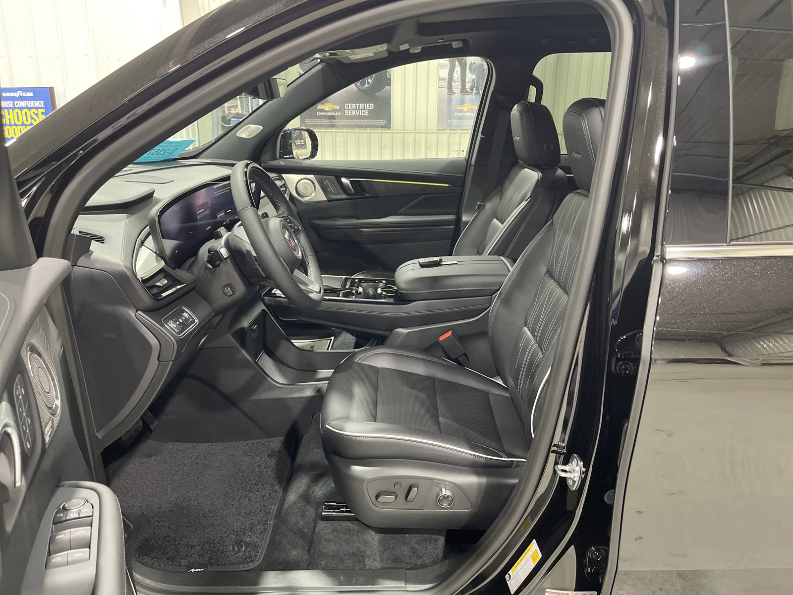 New 2026 Buick Enclave Avenir w/ Super Cruise Package image 2